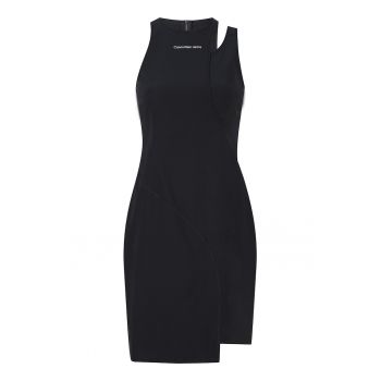 Rochie cambrata cu design asimetric