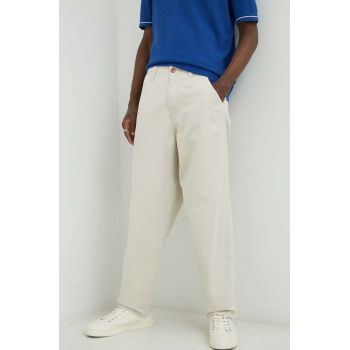 Wrangler pantaloni Casey Jones Chino barbati, culoarea bej, cu fason chinos de firma originali