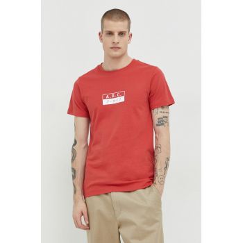 Solid tricou din bumbac culoarea rosu, cu imprimeu de firma original