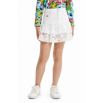 Desigual fusta fete culoarea alb, mini, evazati ieftina