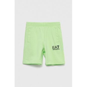 EA7 Emporio Armani pantaloni scurți din bumbac pentru copii culoarea verde