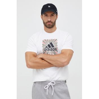 adidas tricou barbati, culoarea alb, cu imprimeu