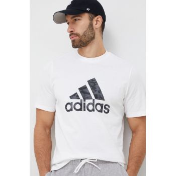 adidas tricou barbati, culoarea alb, cu imprimeu