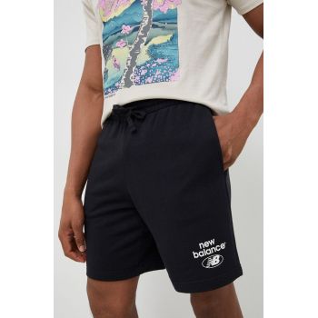 New Balance pantaloni scurți bărbați, culoarea negru MS31520BK-0BK ieftini