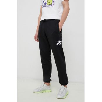 Reebok Classic pantaloni de trening culoarea negru, cu imprimeu de firma originali