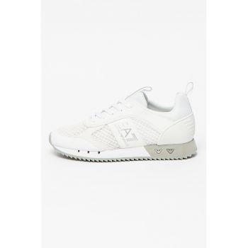 Pantofi sport cu insertii din plasa