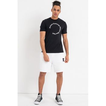 Tricou regular fit cu imprimeu logo contrastant