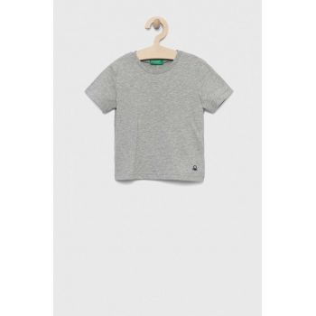 United Colors of Benetton tricou de bumbac pentru copii culoarea gri, neted