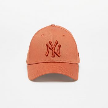 New Era New York Yankees League Essential 39Thirty Fitted Cap Peach