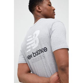New Balance tricou din bumbac culoarea gri, cu imprimeu MT31504AG-4AG de firma original