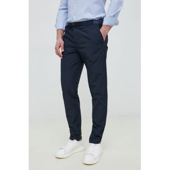 Sisley pantaloni barbati, culoarea albastru marin, drept