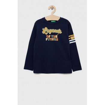 United Colors of Benetton longsleeve din bumbac pentru copii culoarea albastru marin, cu imprimeu