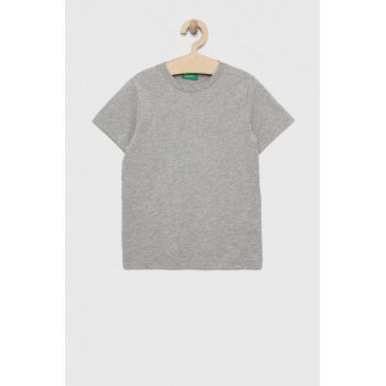 United Colors of Benetton tricou de bumbac pentru copii culoarea gri, neted