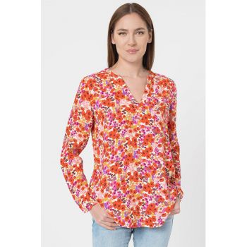Bluza cu decolteu in V si model floral