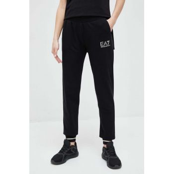 EA7 Emporio Armani pantaloni de trening culoarea negru, cu imprimeu