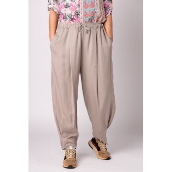 Pantaloni bej, masura mare, din tencel, cu siret