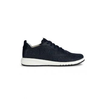 Pantofi sport cu garnituri de piele intoarsa