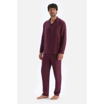 Pijama cu model in dungi la reducere