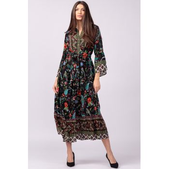 Rochie lunga gipsy din vascoza cu doua volane si imprimeu decorativ pe fond negru