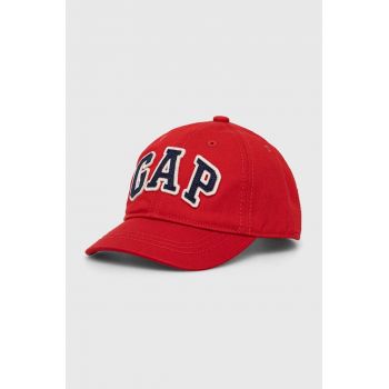 GAP șapcă din bumbac pentru copii culoarea rosu, cu imprimeu