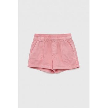 GAP pantaloni scurti din denim pentru copii culoarea roz, neted ieftini