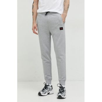 HUGO pantaloni de trening din bumbac barbati, culoarea gri, neted
