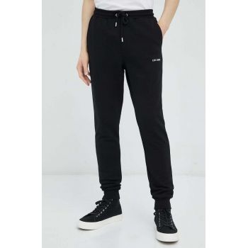 Les Deux pantaloni de trening din bumbac culoarea negru, cu imprimeu