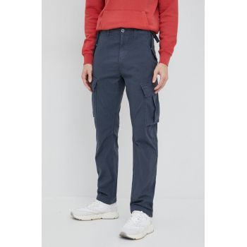 Pepe Jeans pantaloni barbati, culoarea albastru marin, cu fason cargo de firma originali