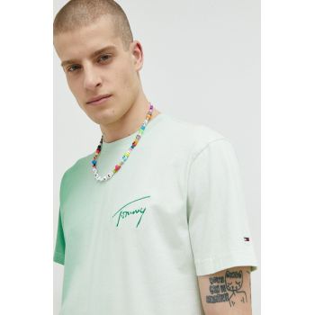 Tommy Jeans tricou din bumbac culoarea verde, cu imprimeu