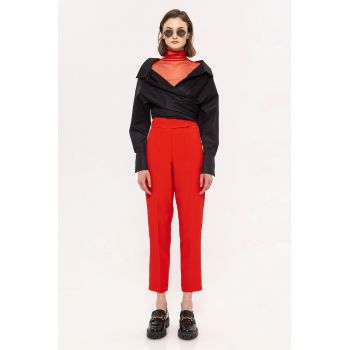 Pantaloni crop cu talie inalta