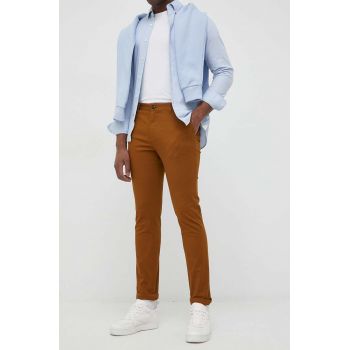 Sisley pantaloni barbati, culoarea maro, mulata de firma originali