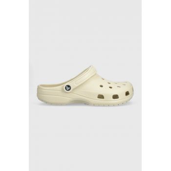 Crocs papuci Classic bărbați, culoarea bej 10001