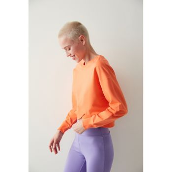 Bluza sport crop cu maneci cazute la reducere