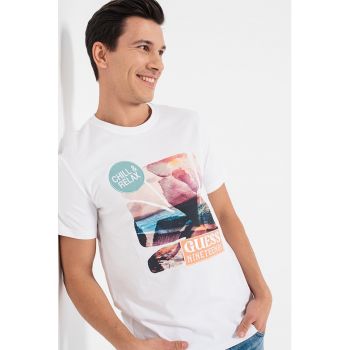 Tricou slim fit din bumbac cu imprimeu grafic si logo