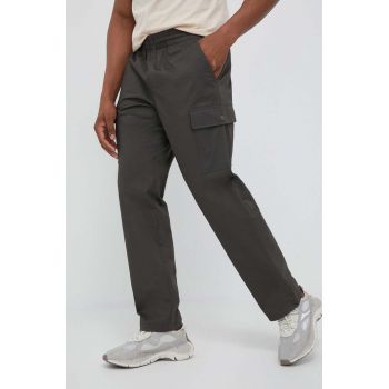 New Balance pantaloni barbati, culoarea verde, drept de firma originali