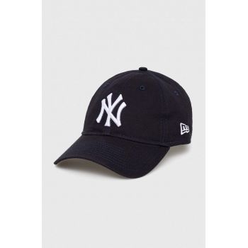 New Era șapcă de baseball din bumbac culoarea bleumarin, cu imprimeu, NEW YORK YANKEES de firma originala