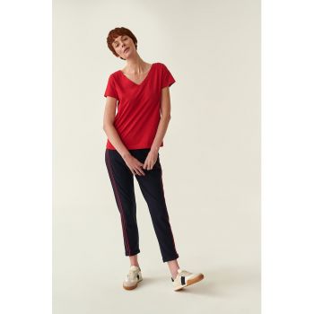 Pantaloni sport crop cu cusaturi contrastante