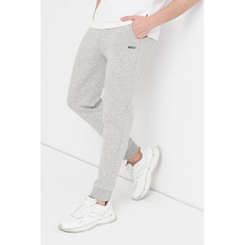 Pantaloni sport regular fit cu buzunare oblice Hadiko