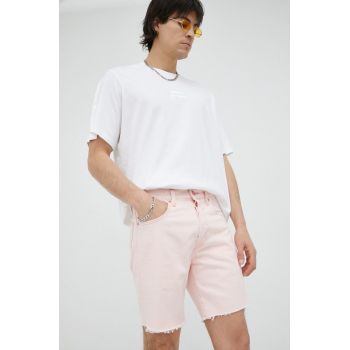 Levi's pantaloni scurti jeans barbati, culoarea roz ieftini