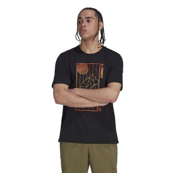 Tricou cu decolteu rotund si model pentru drumetii
