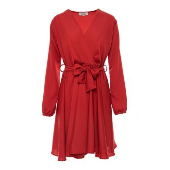 Rochie cu croiala petrecuta si decolteu cache-coeur