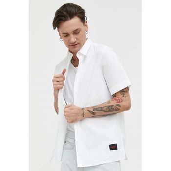 HUGO cămașă bărbați, culoarea alb, cu guler clasic, regular 50475668 de firma originala