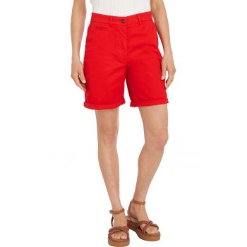Pantaloni scurti chino regular fit cu logo discret