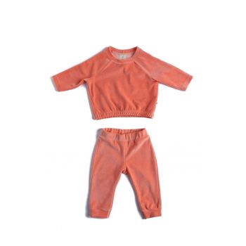 Set de bluza sport de catifea si pantaloni sport1