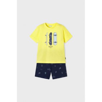 Set de tricou si pantaloni scurti cu imprimeu