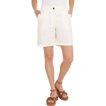 Pantaloni scurti chino regular fit cu logo discret