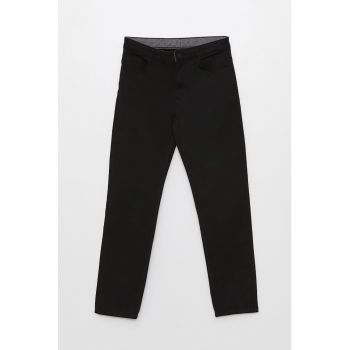 Pantaloni slim fit cu talie medie