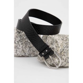 Medicine curea femei, culoarea negru
