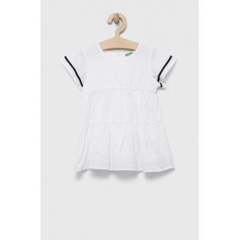 United Colors of Benetton rochie fete culoarea alb, mini, evazati