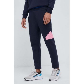 adidas pantaloni de trening culoarea albastru marin, cu imprimeu de firma originali